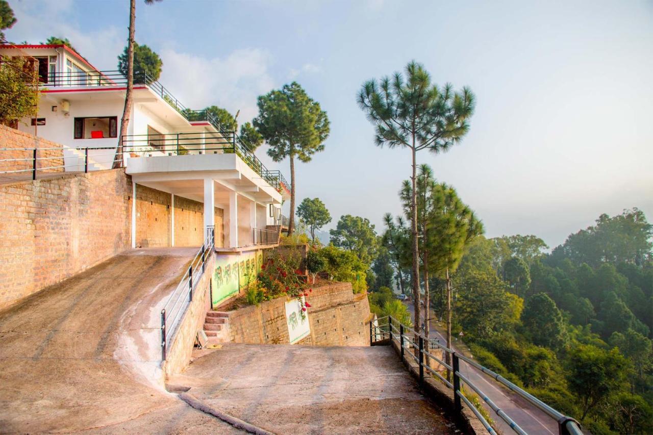 Villa Woodside Meadows By Veo - Part Of Stayvista Kasauli Luaran gambar