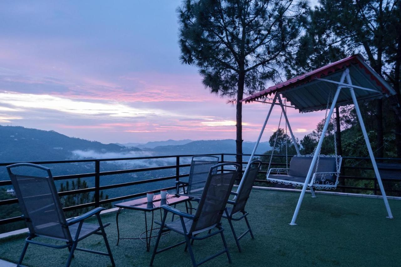 Villa Woodside Meadows By Veo - Part Of Stayvista Kasauli Luaran gambar